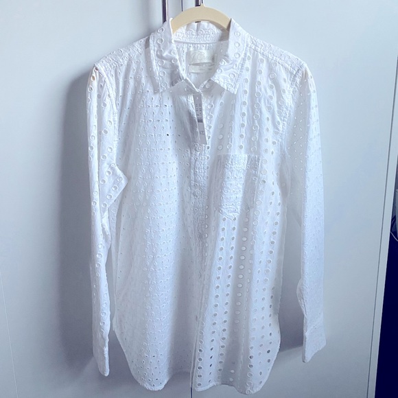 SOLD! 🤍J. CREW Eyelet Blouse w/tank! - Picture 2 of 9